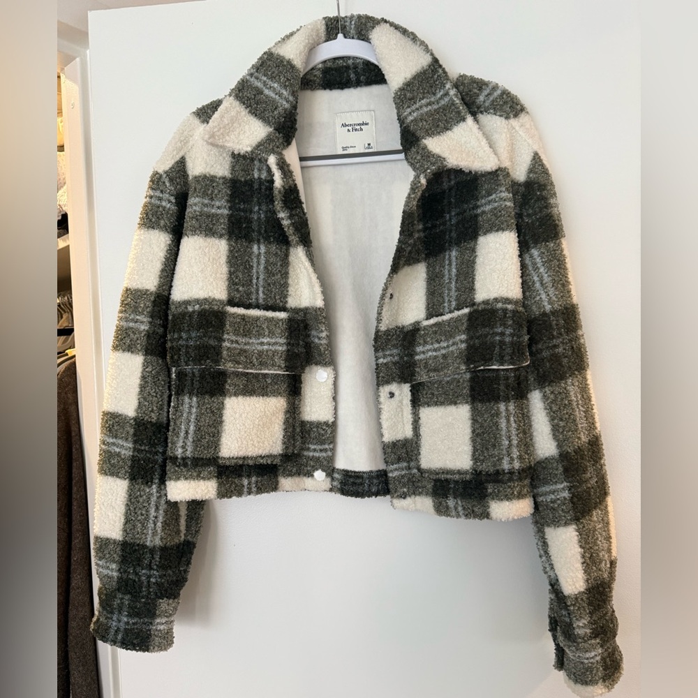 Abercrombie & Fitch Plaid Teddy Jacket. M.